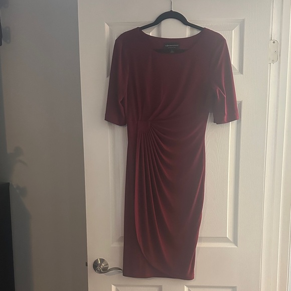 connected apparel Dresses & Skirts - Connected Apparel Burgundy Midi Dress